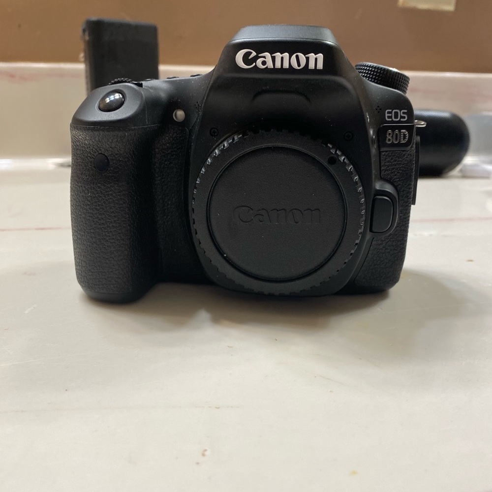 For sale: Canon D80… Great Camera, clear photos . WiFi & Bluetooth